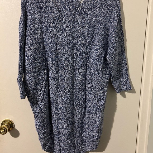 Express Woman’s Cable Knit Slouchy 3/4 Sleeve, V-Neck Sweater,Blue/White Color,M - Picture 8 of 9